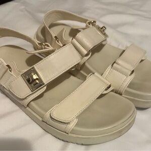 Women’s Strappy Cream/White Sandals. Size 7